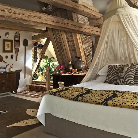 ホテル Kau Manor Triigi