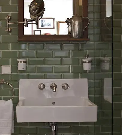 Kau Manor 5*