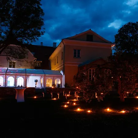 Kau Manor ホテル Triigi